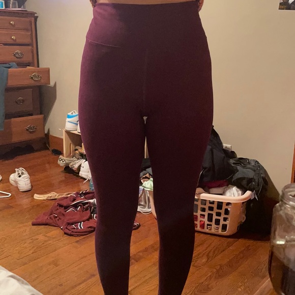 maroon fabletics leggings